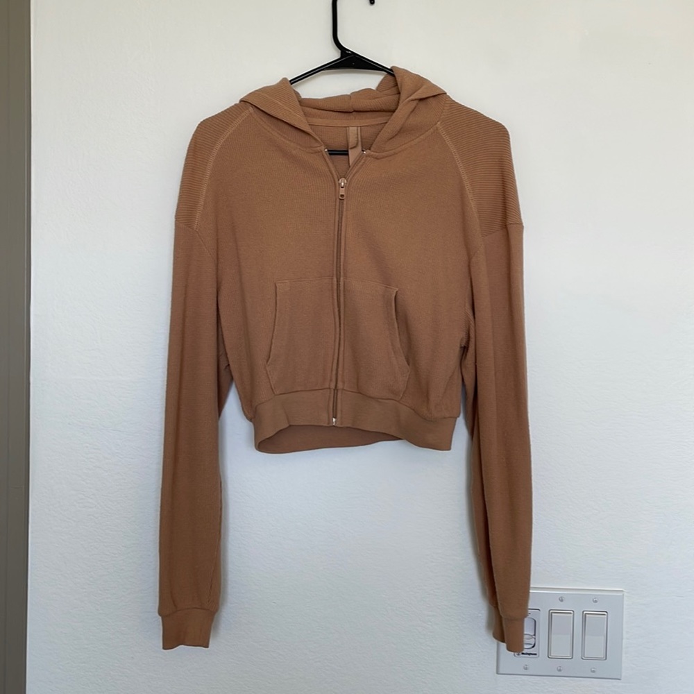 SKIMS Neutral Waffle Crop Zipup